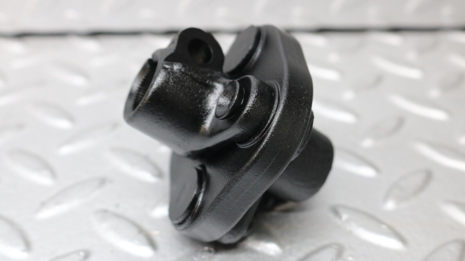 37243 Mercedes-Benz C126 420SEC Coupe Steering Column Lower Shaft Connector 12646201