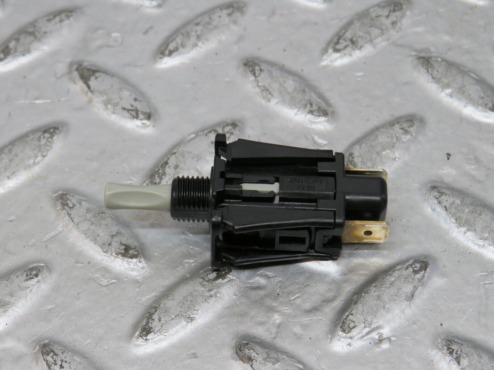 26500 Mercedes-Benz C124 220CE Coupe Door Contact Switch 2018202110