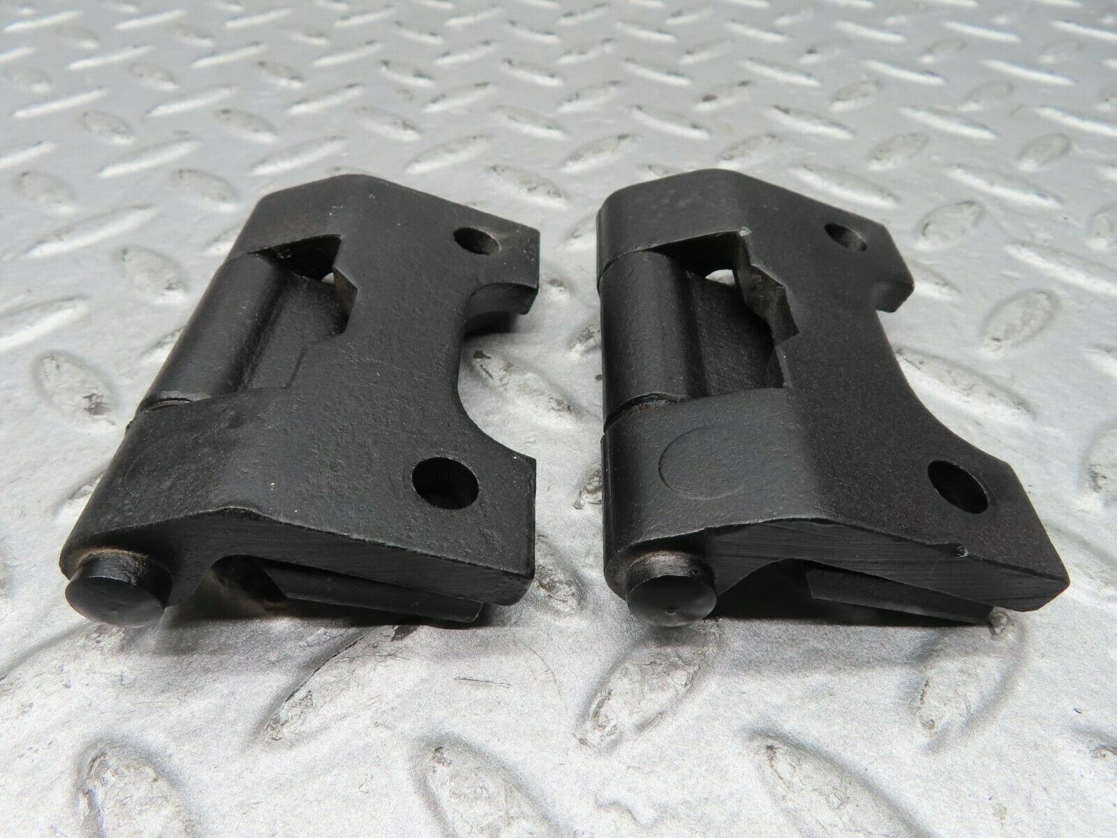 16699 Mercedes-Benz C107 380SLC Left Door Hinges