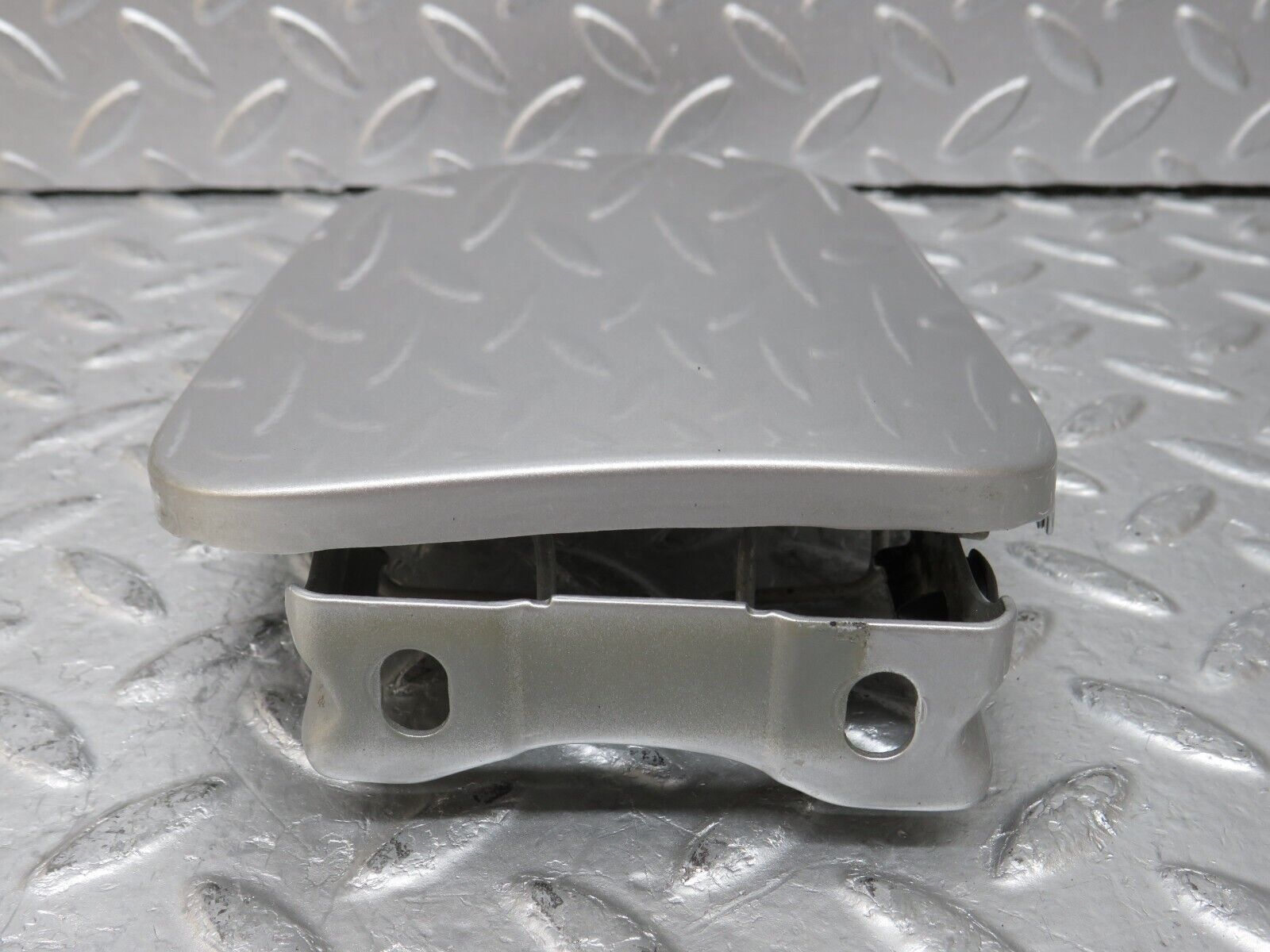 34912 Mercedes-Benz W210 320E Fuel Tank Flap Cap 2105841839