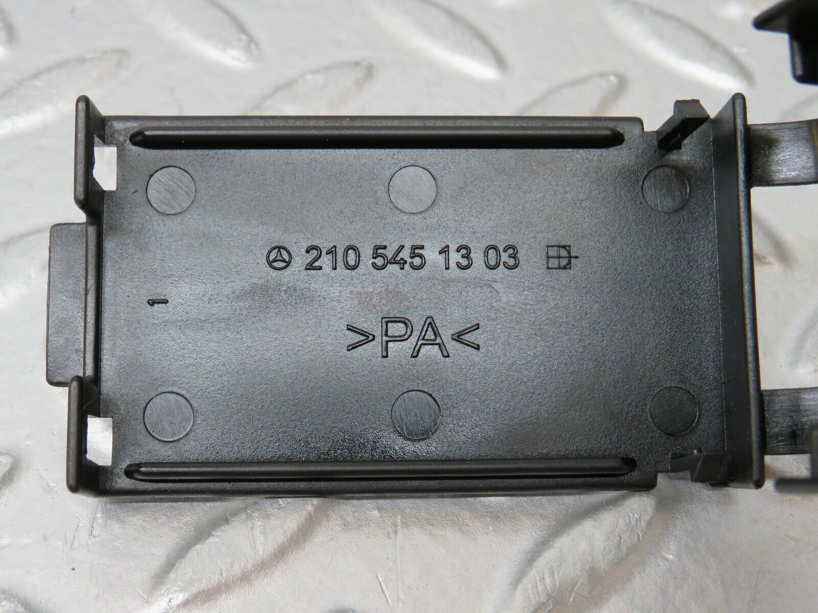 35073 Mercedes-Benz W210 320E Battery Positive Terminal Cover Lid 2105451303