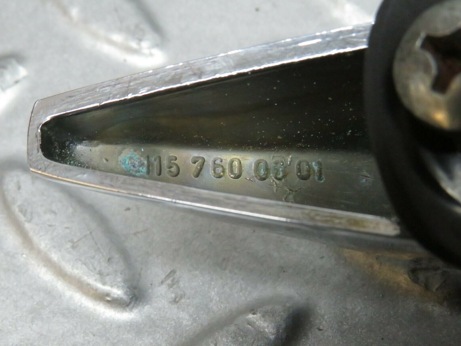 23714 Mercedes-Benz W114 280E Exterior Door Handle Front Right Key 1157600601