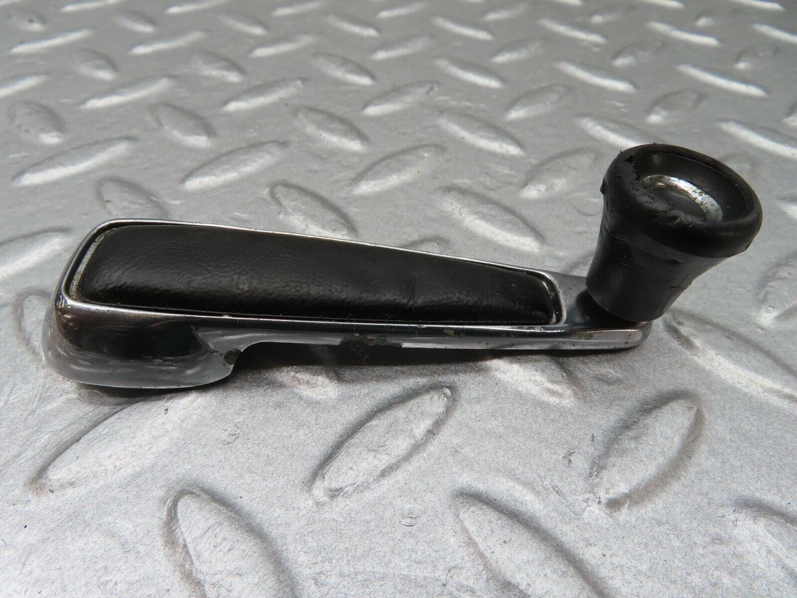 12764 Mercedes-Benz W111 220SE Window Lifter Crank Handle