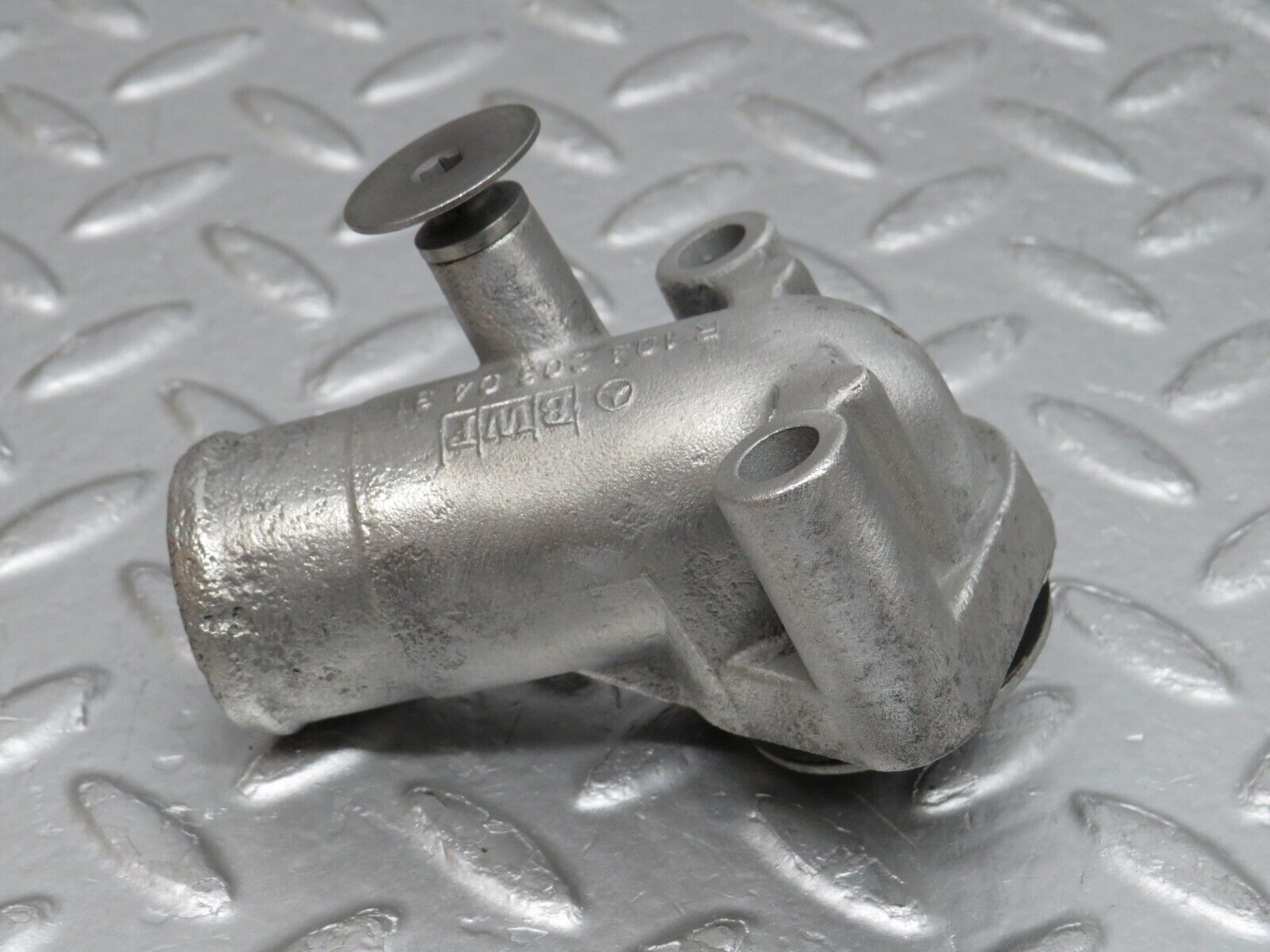 38110 Mercedes-Benz A124 320E Cabriolet Coolant Flange Pipe 1042030431