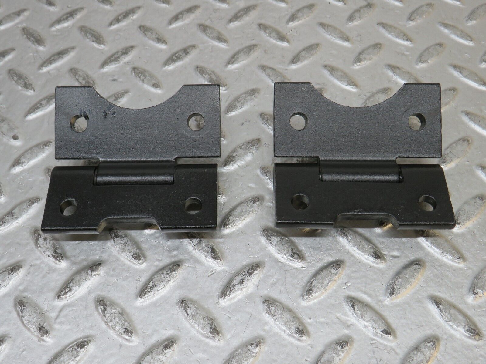 28785 Mercedes-Benz W123 230E Door Hinge Pair 1237200037