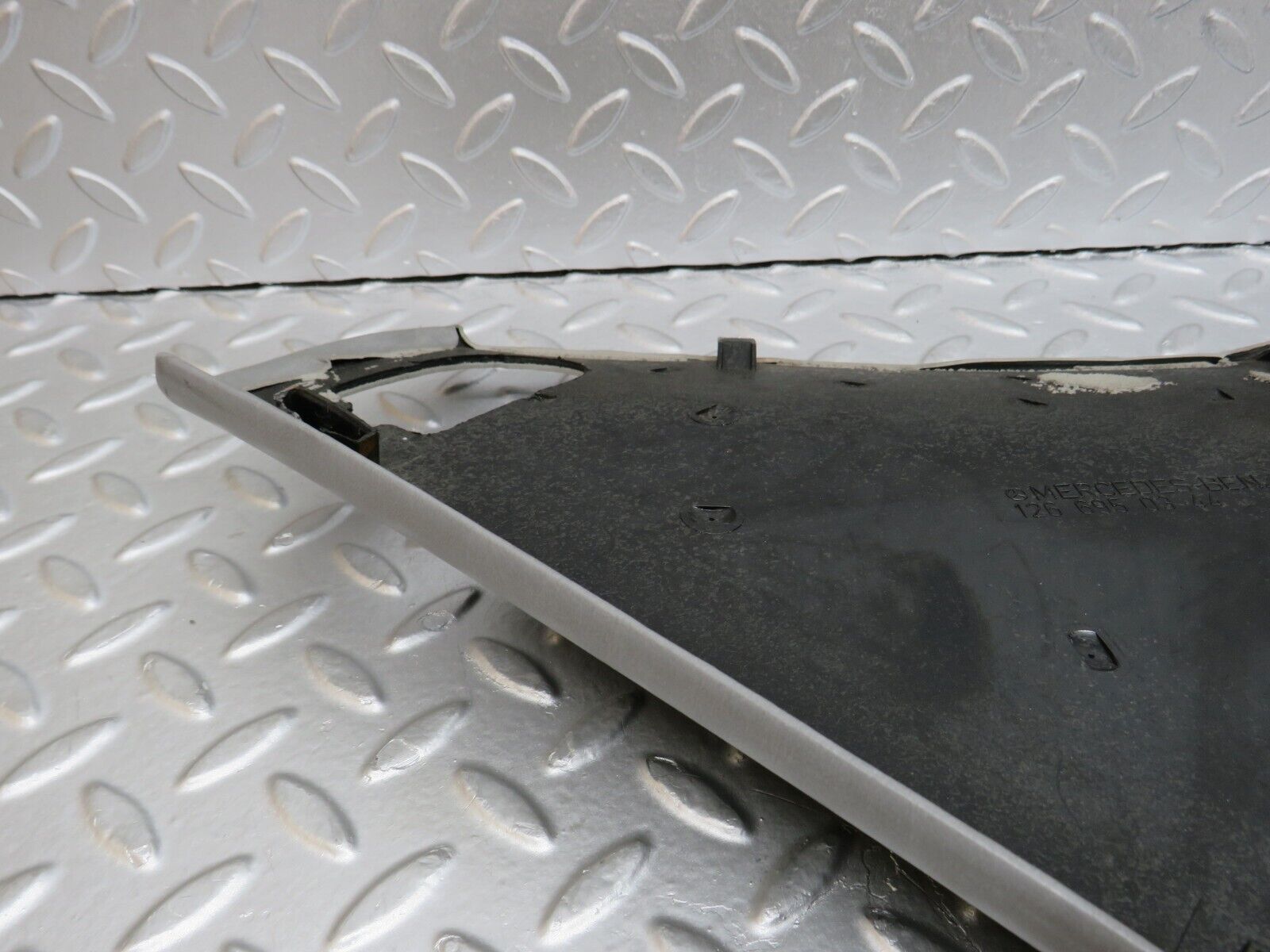 35961 Mercedes-Benz W126 420SE C Pillar Cover Panel Left Side Grey 1266950344