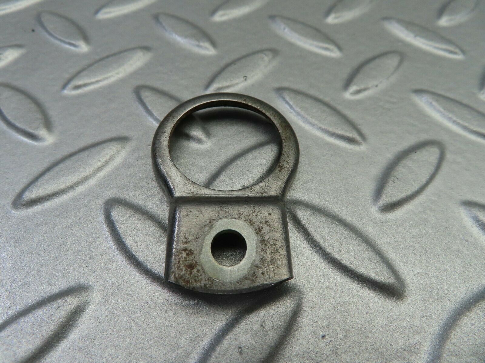 7096 Mercedes-Benz C107 350SLC Coupe Fuel Injector Bracket