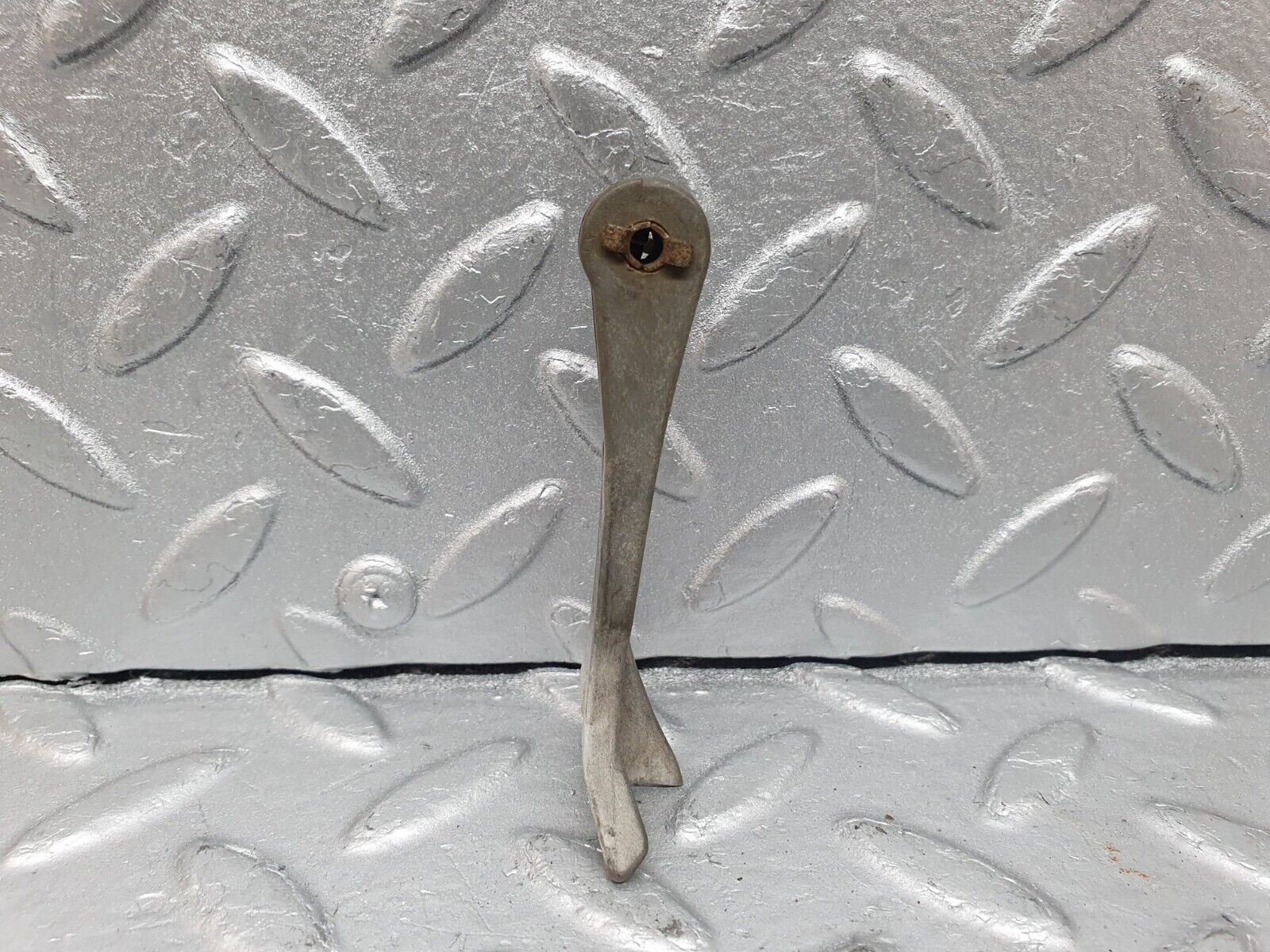 41030 Mercedes-Benz W126 300SE Bonnet Release Pull Handle