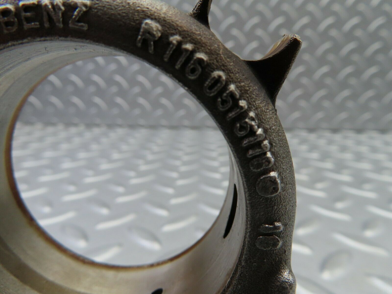 6277 Mercedes-Benz W126 380SE Camshaft Bearing Tower 1160515118