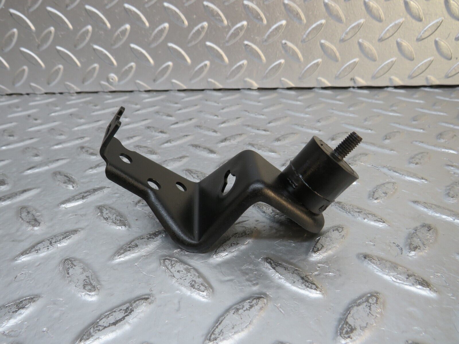 29933 Mercedes-Benz W123 230E Air Filter Housing Bracket