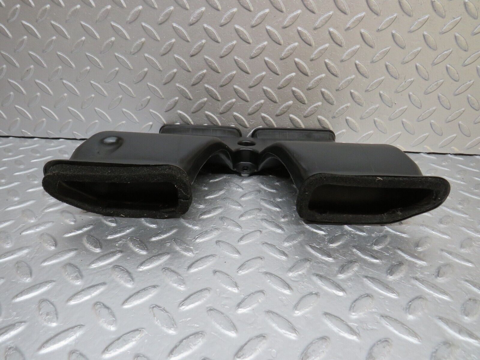 37022 Mercedes-Benz C126 420SEC Coupe Dashboard Centre Air Vent 1268310036