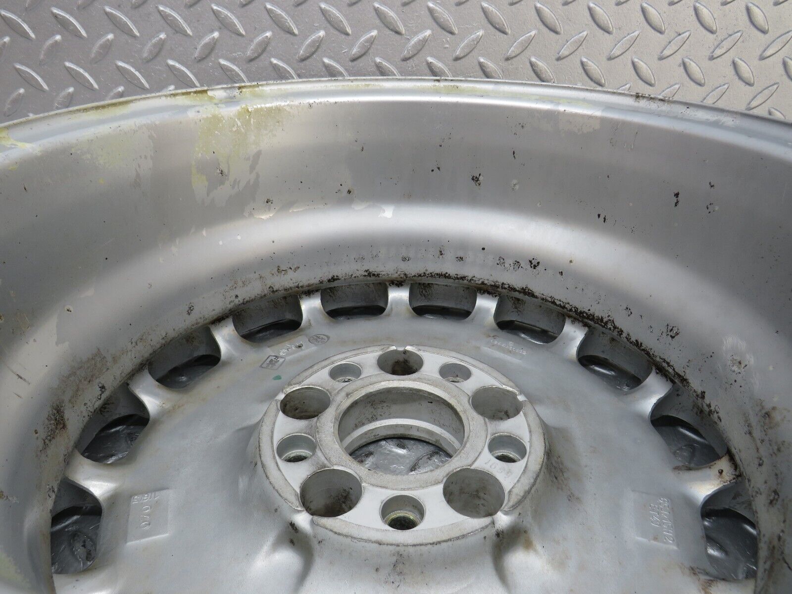 36921 Mercedes-Benz Alloy Wheel 6.5Jx15 H2 ET49 1244001802