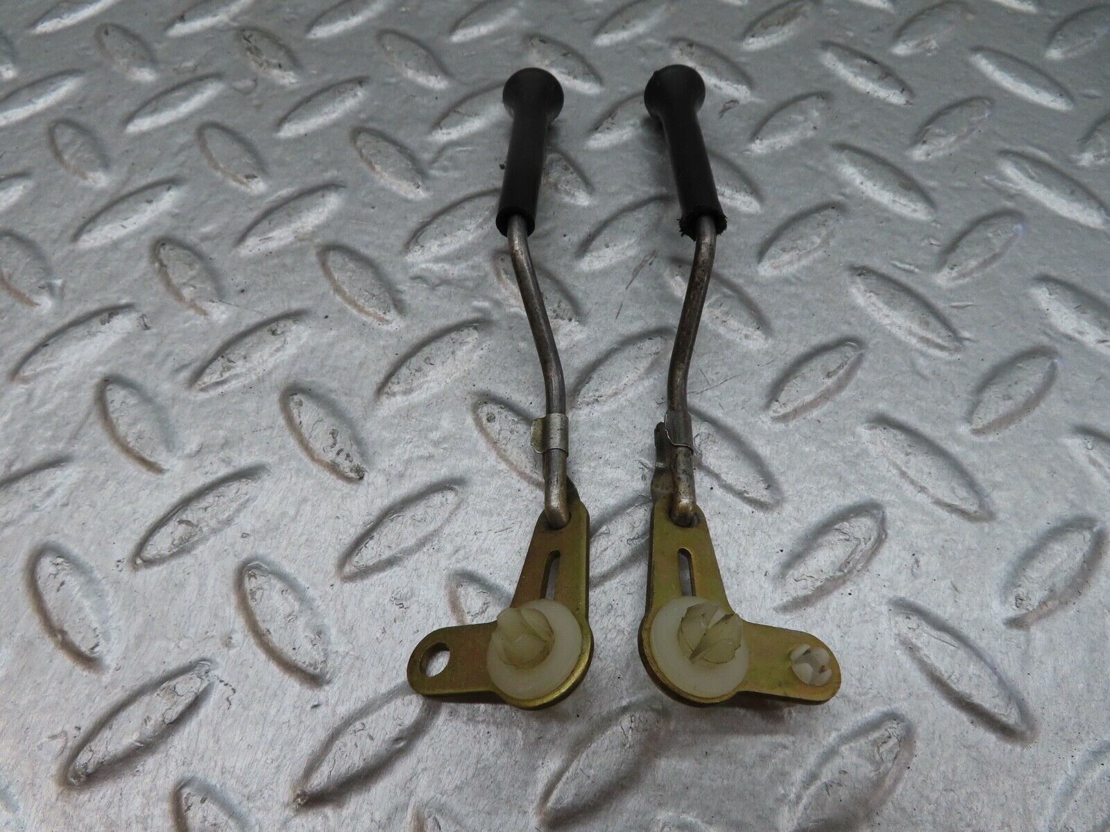 18127 Mercedes-Benz W123 200 Rear Door Lock Knob Pair