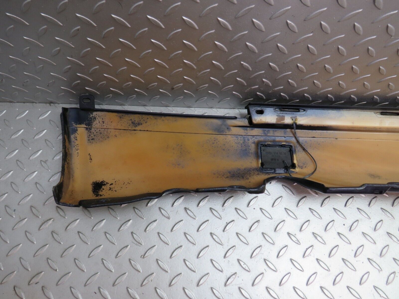 25701 Mercedes-Benz W124 280E Side Skirt Right Side 1246902440