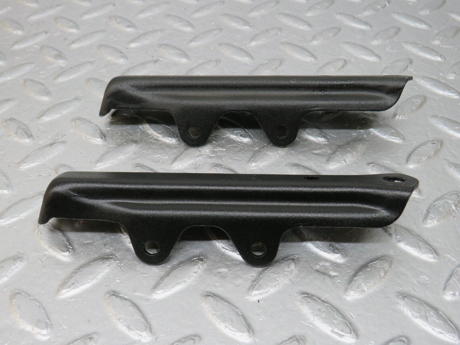 34675 Mercedes-Benz W124 260E Air Intake Manifold Bracket