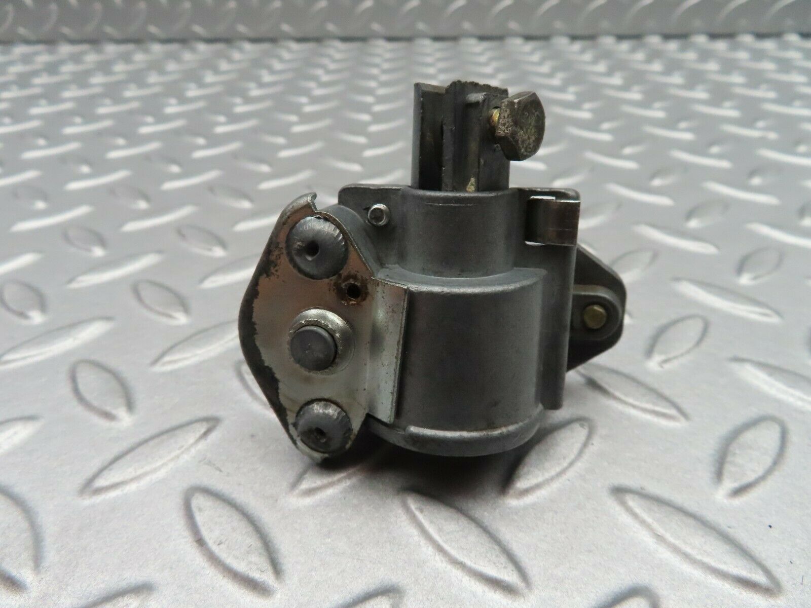 5075 Mercedes-Benz W114 280CE Coupe Vent Window Regulator Left