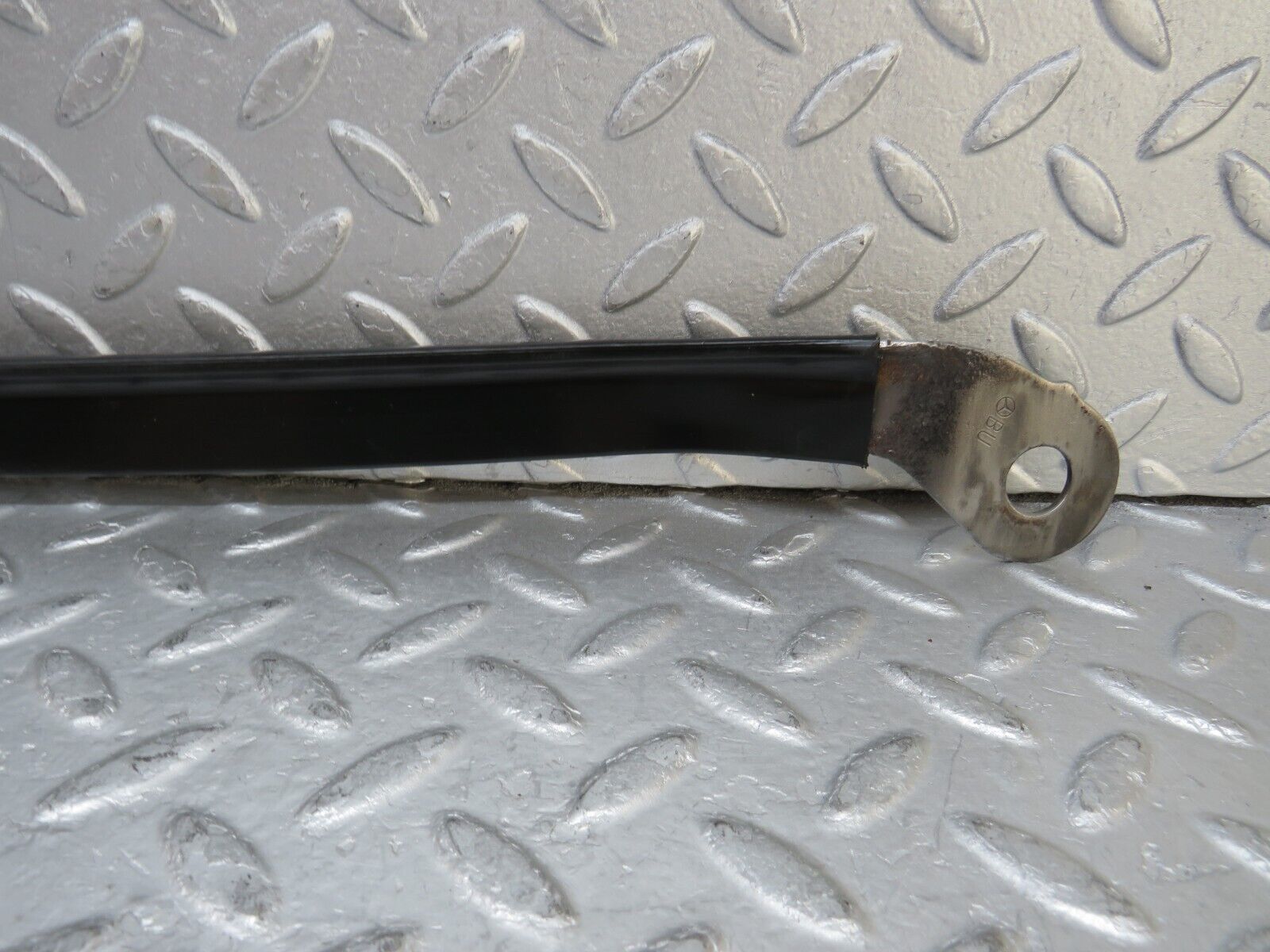 37096 Mercedes-Benz C126 420SEC Coupe Seat Belt Runner Right Side