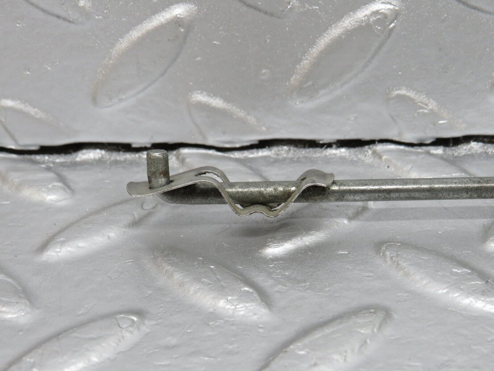 40457 Mercedes-Benz W110 230 Front Door Lock Control Bar