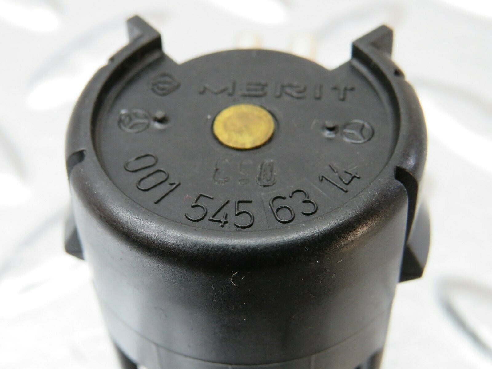 23976 Mercedes-Benz W123 280E Kick Down Switch 0015456314