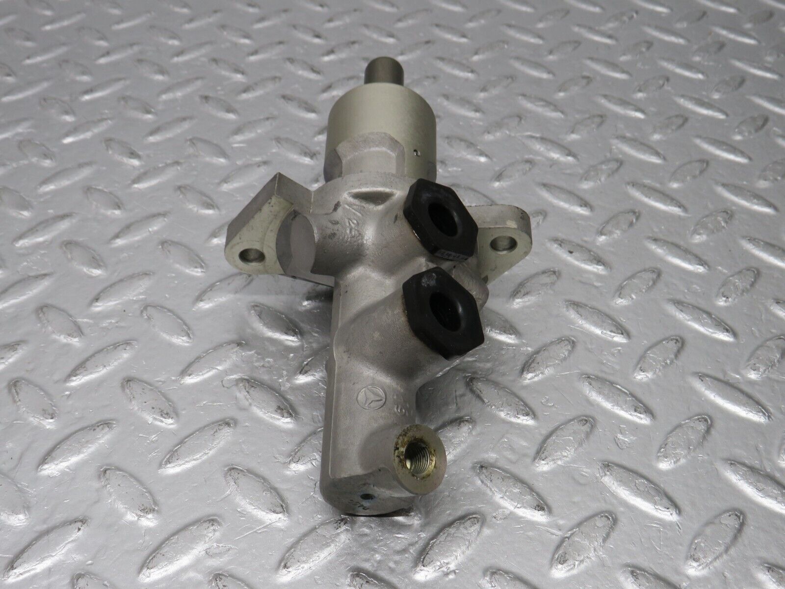 38438 Mercedes-Benz R129 280SL Coupe Brake Master Cylinder Girling