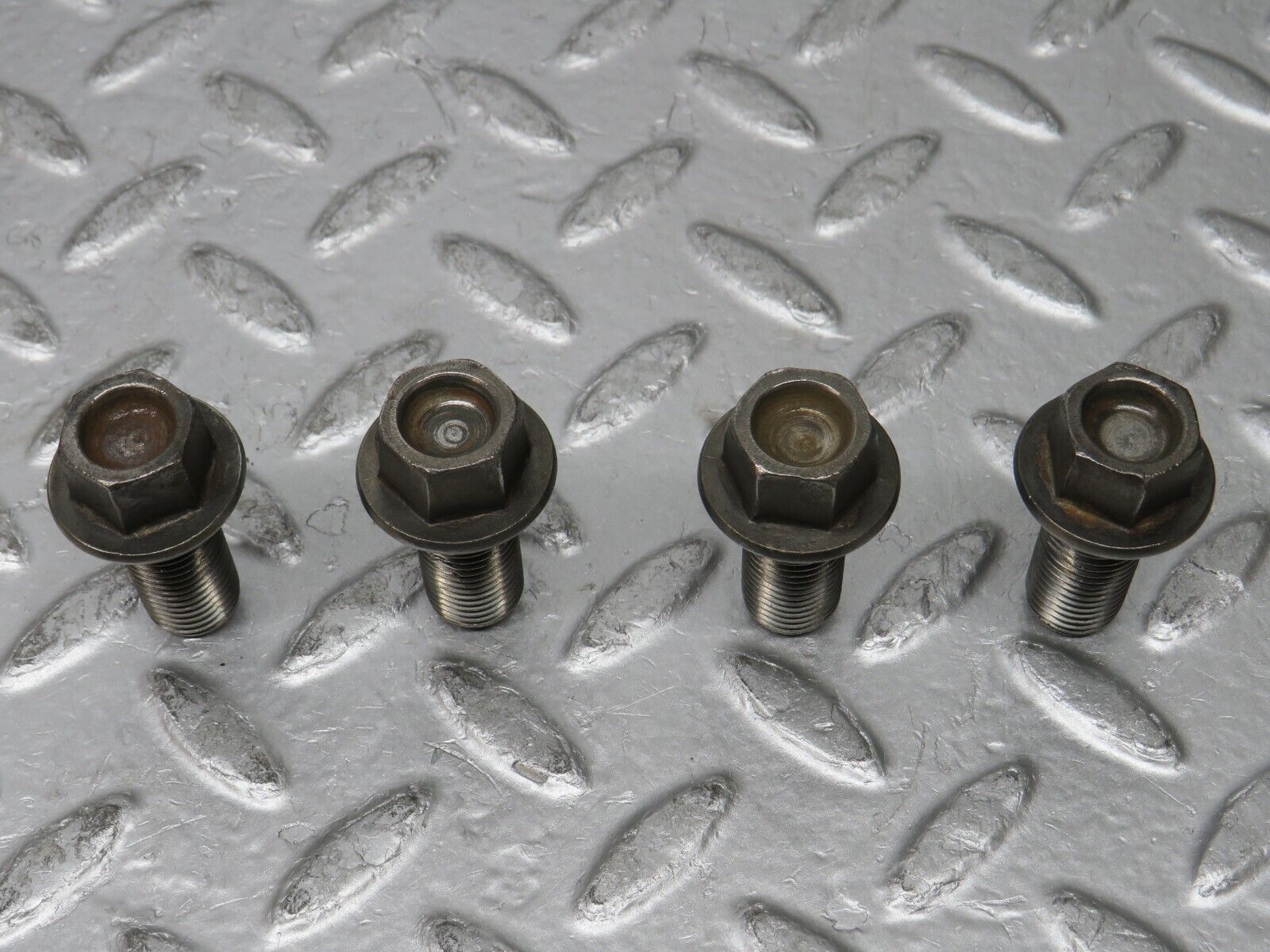 30091 Porsche 924 Alloy Wheel Lug Bolts Set M12x1.5