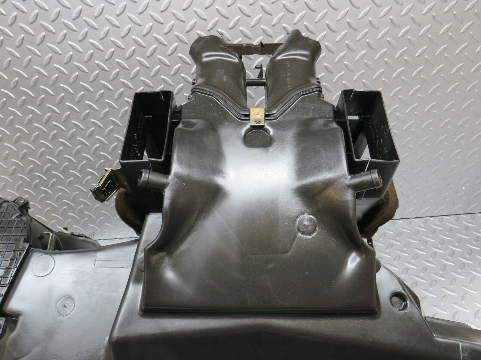 36315 Mercedes-Benz W126 420SE Heater Box Blower Housing Behr