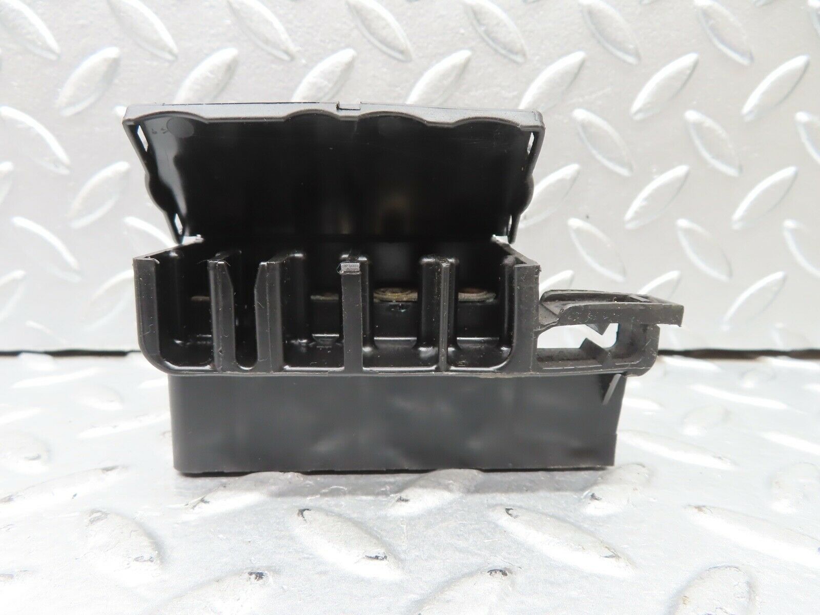 21565 Mercedes-Benz W126 300SE Cable Wire Distributor Connector 1265400069