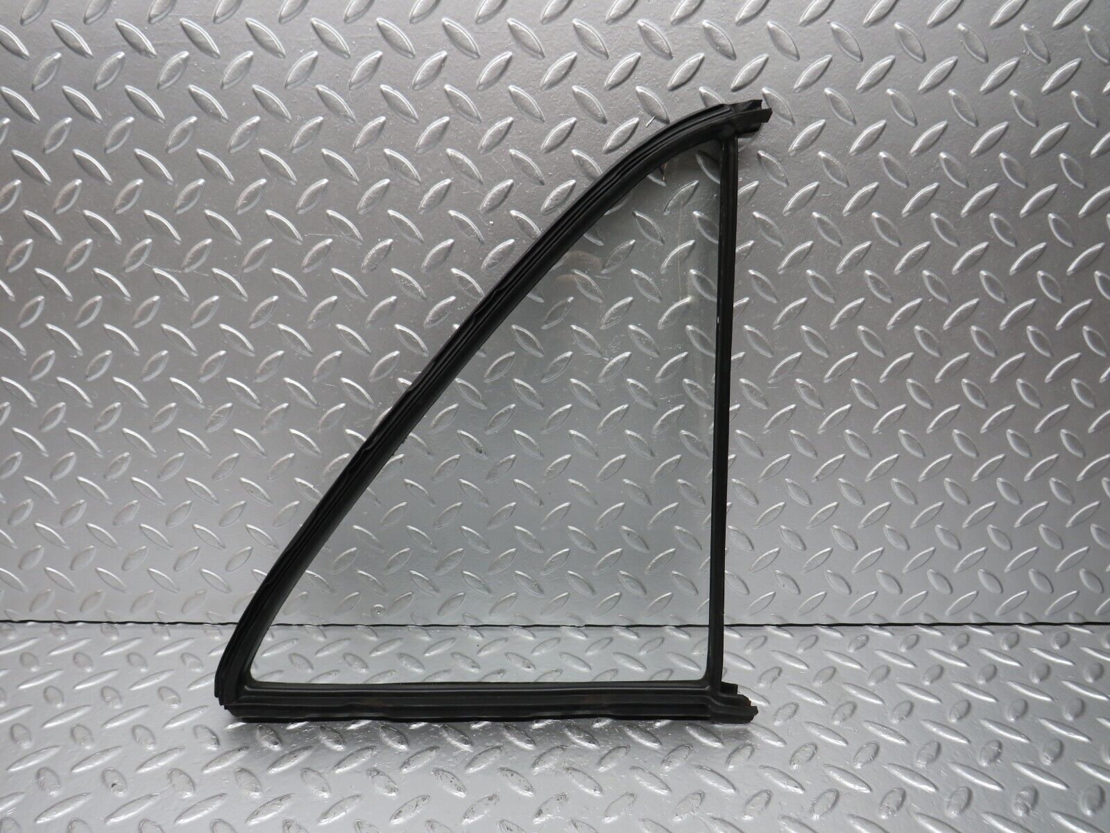 31095 Mercedes-Benz W123 200D Rear Left Quarter Window 1237350124