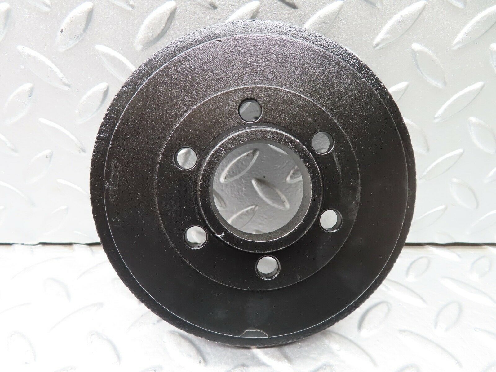 20886 Mercedes-Benz W114 250CE Coupe Crankshaft Pulley