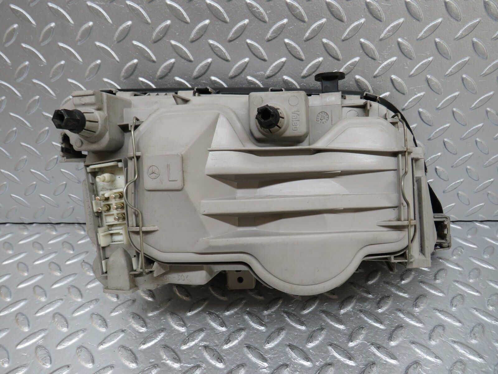 33225 Mercedes-Benz W202 C180 Headlight Hella Left Side