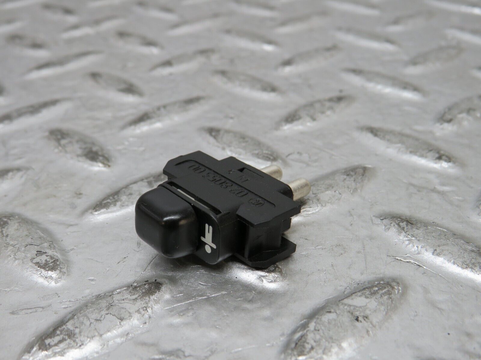 27700 Mercedes-Benz S124 300TE Wagon Child Lock Control Switch 1248204910