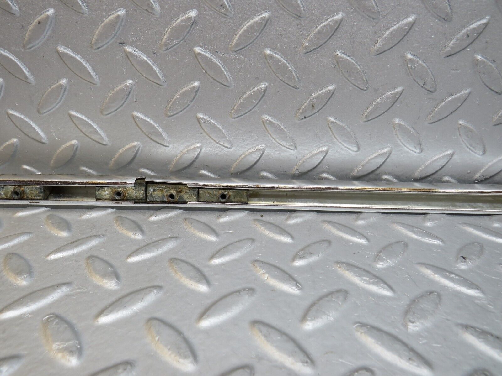 36952 Mercedes-Benz C126 420SEC Coupe Trunk Lid Handle Chrome