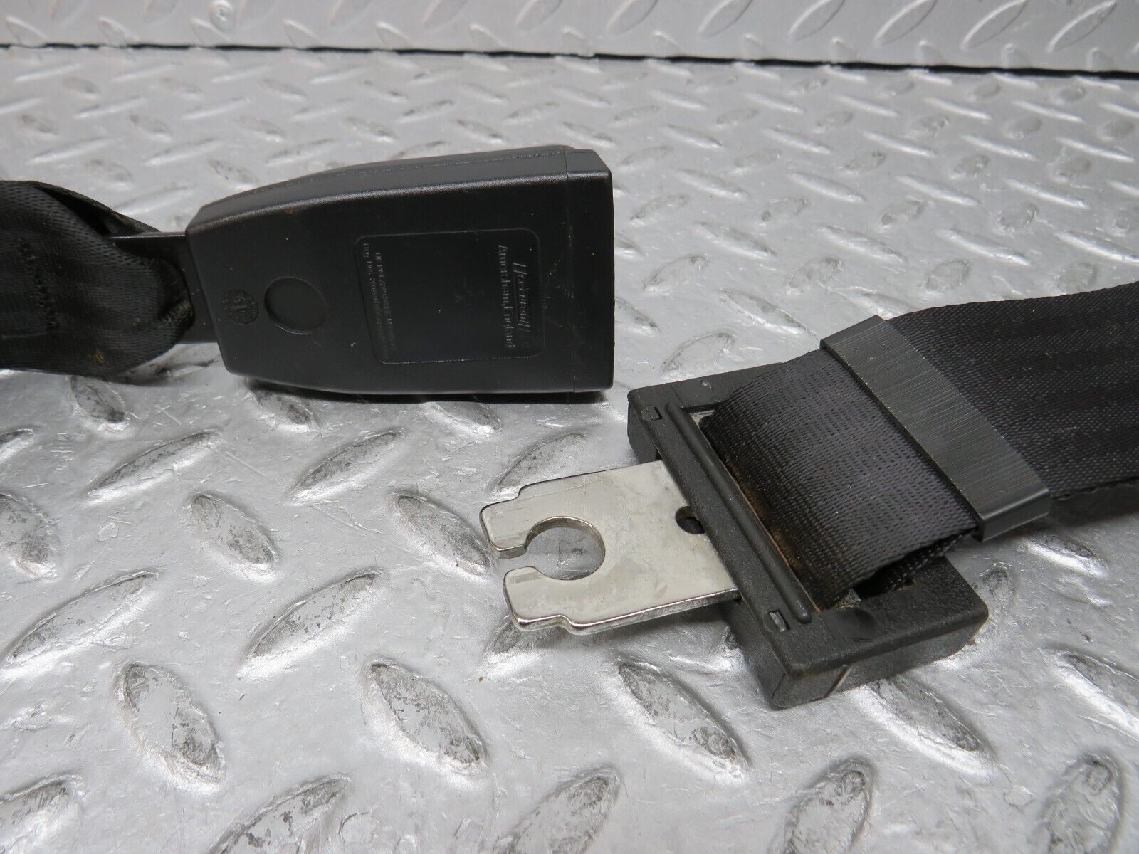37404 Mercedes-Benz W109 300SEL Rear Seat Belt Set With Buckles