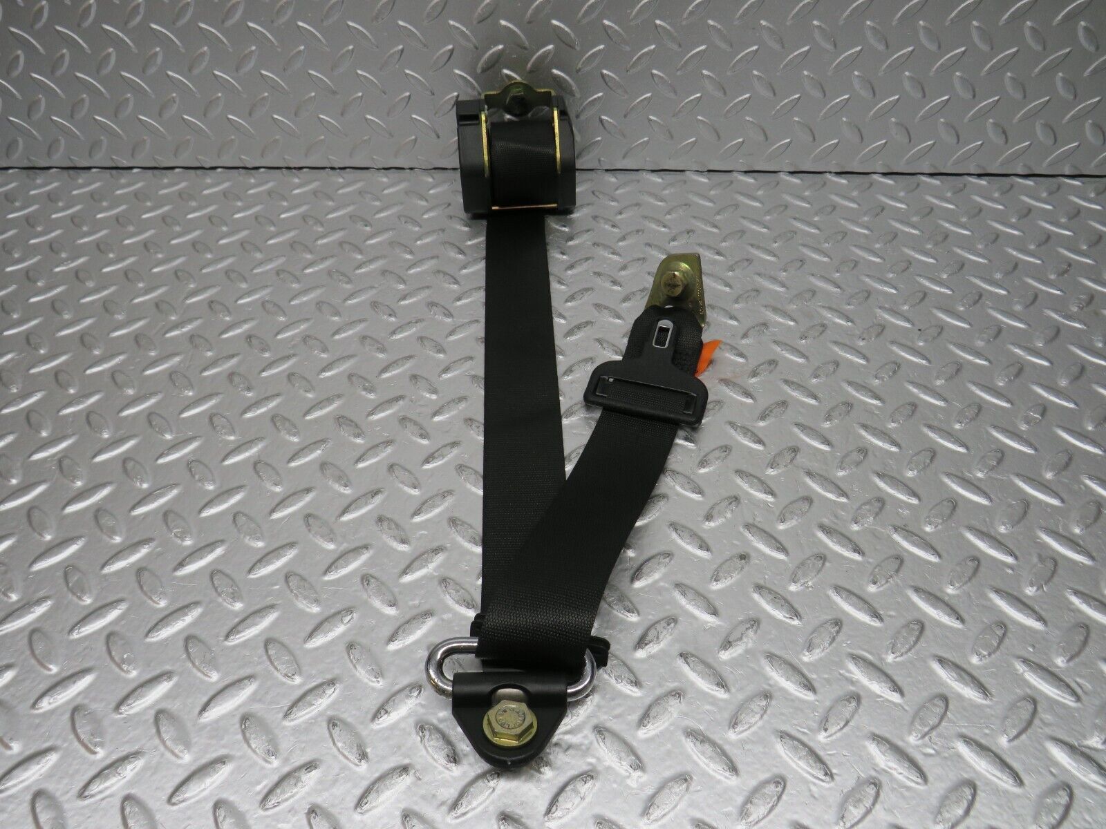 31585 Mercedes-Benz W201 190LE 1.8L Rear Seat Belt Set With Buckles 2018604285