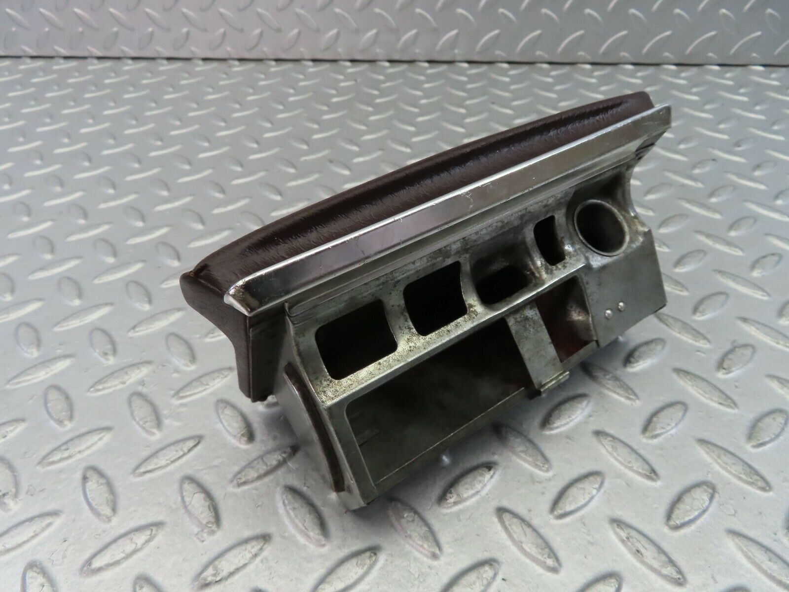 9210 Mercedes-Benz W114 Centre Console Ashtray Brown