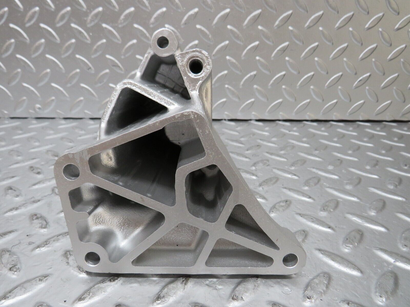 26238 Mercedes-Benz W116 450SE Alternator Generator Bracket 1161551135