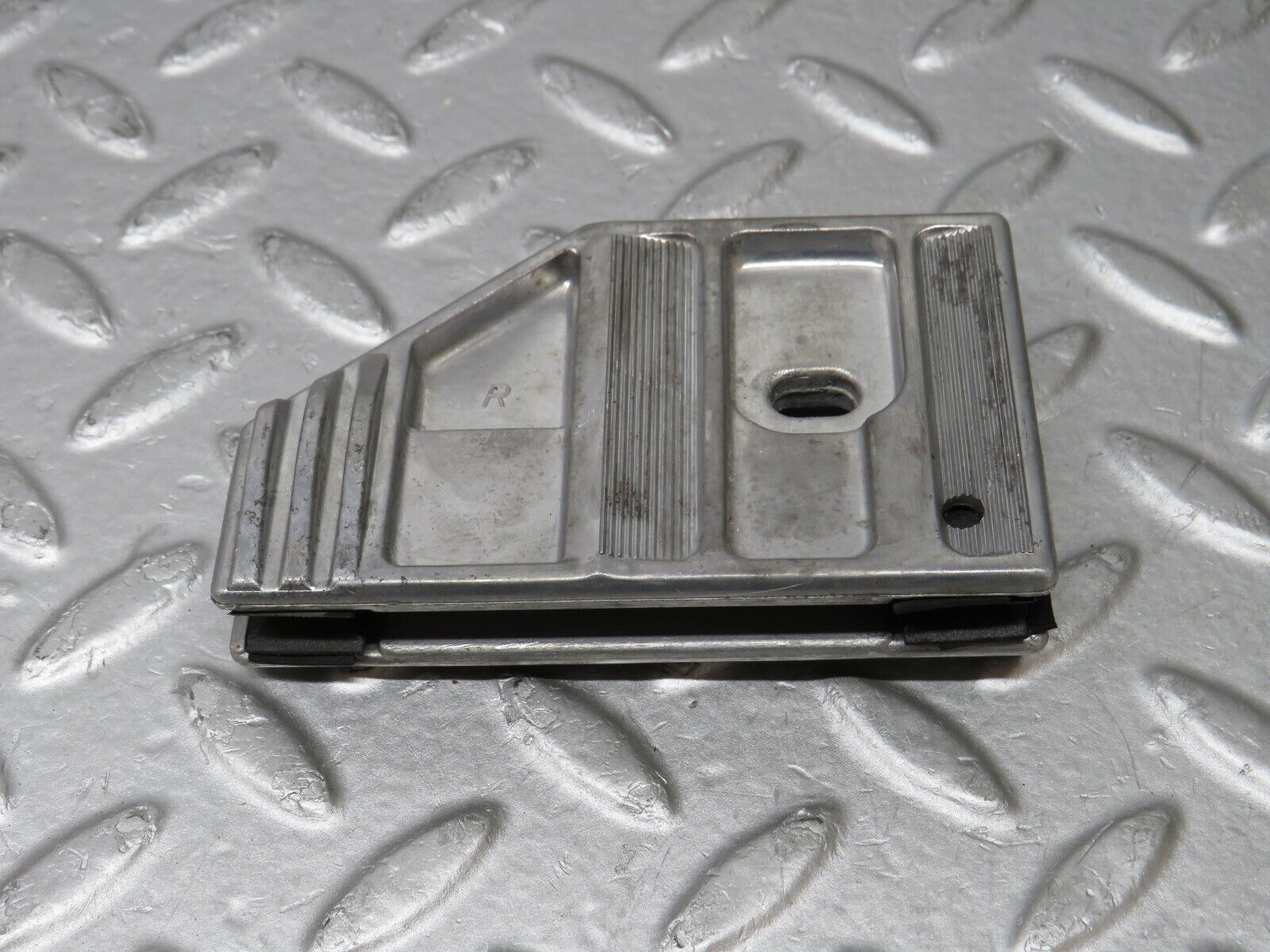 36886 Mercedes-Benz C126 420SEC Coupe Door Window Guide Bracket 1267250632