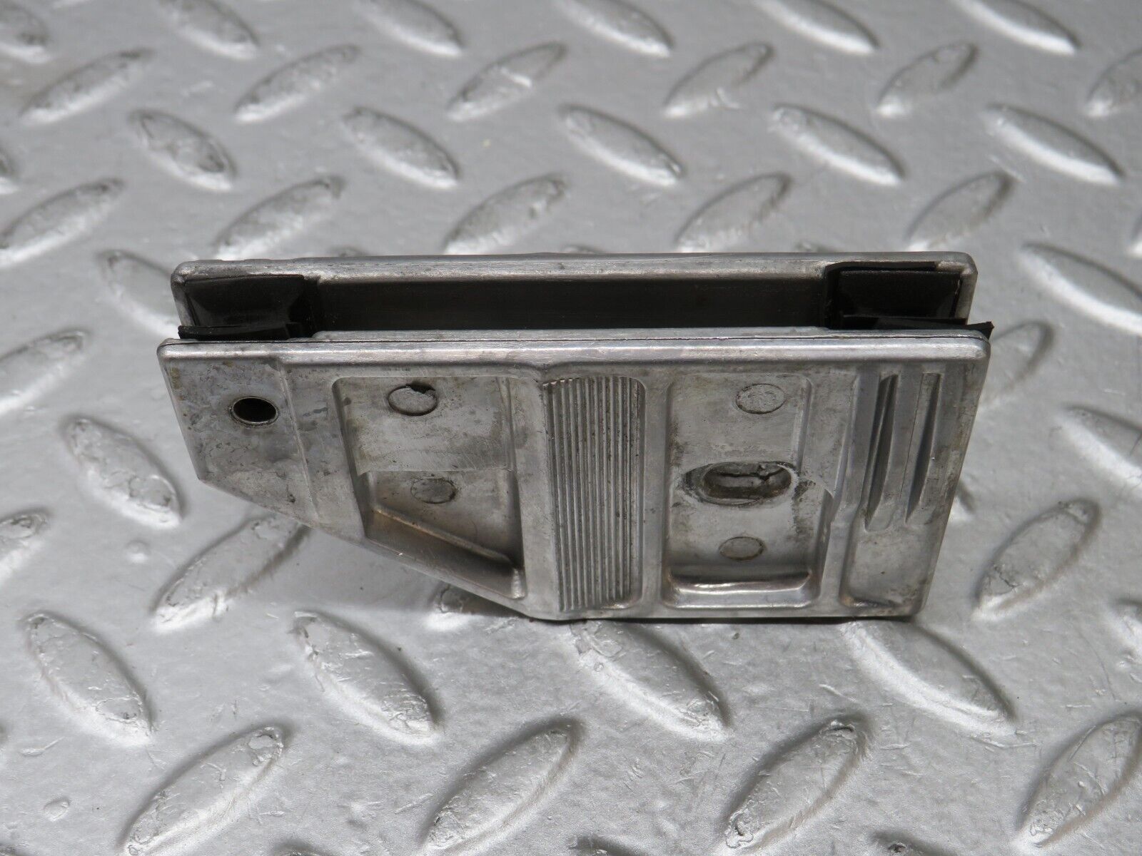 36886 Mercedes-Benz C126 420SEC Coupe Door Window Guide Bracket 1267250632