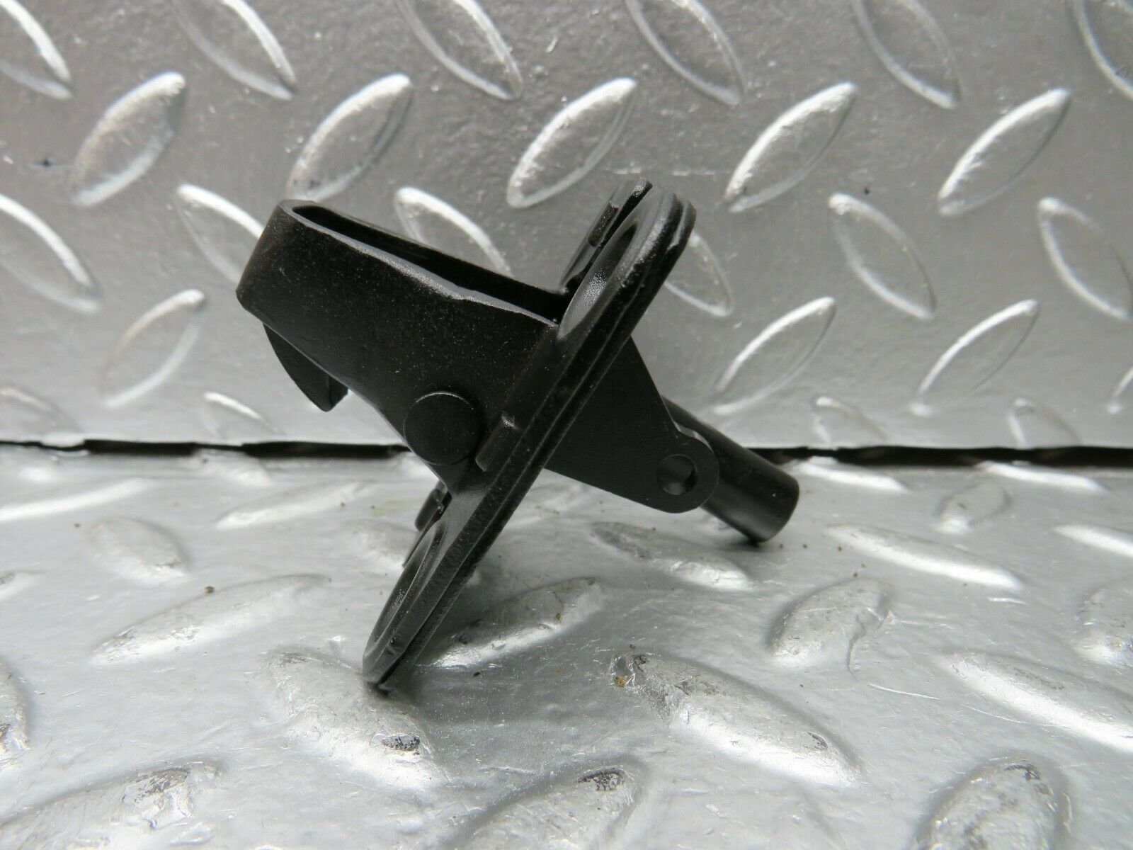 22909 Mercedes-Benz C107 450SLC Coupe Bonnet Lock Catch