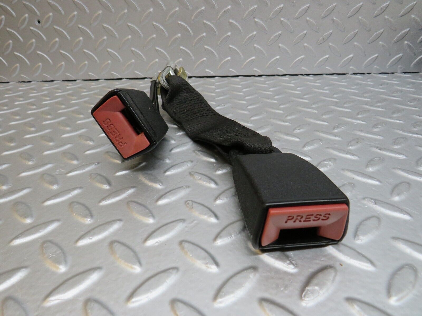 36758 Mercedes-Benz W201 190E 2.0L Rear Seat Belt & Buckle 1268601886 2018605685 2018606069