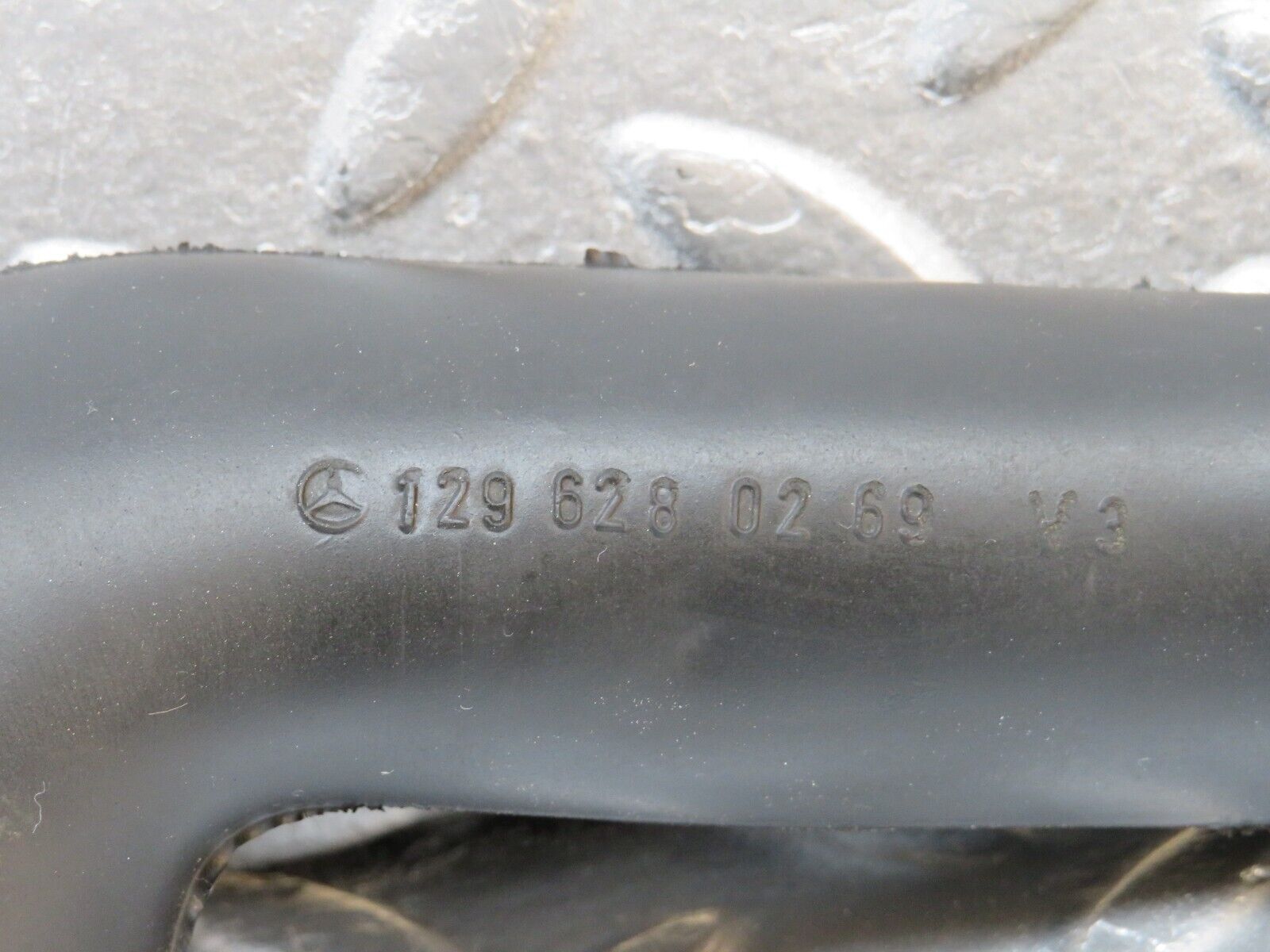 39743 Mercedes-Benz R129 320SL Coupe Water Drain Hose Pipe Right Side 1296280269