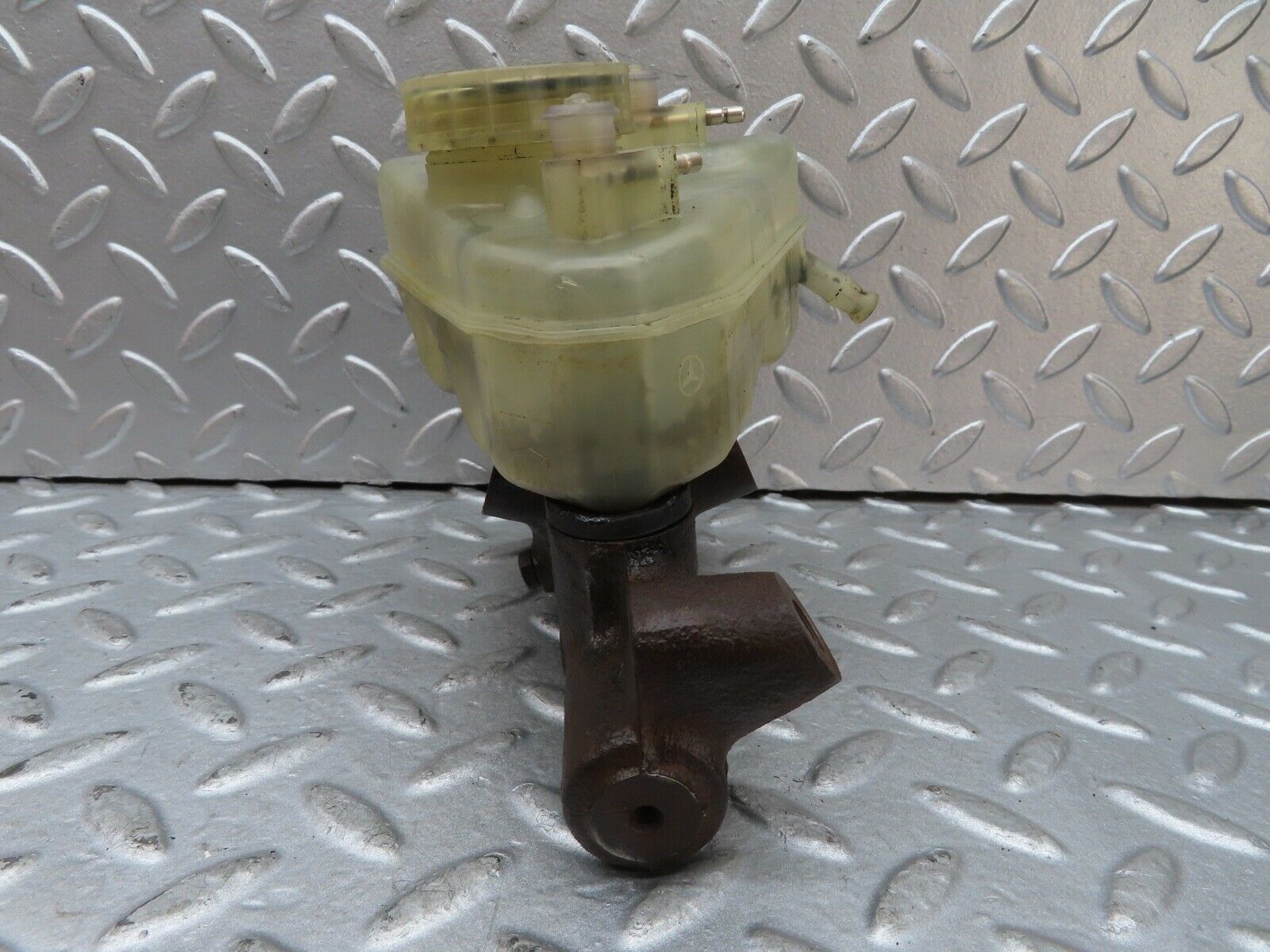 17660 Mercedes-Benz W116 450SEL Brake Master Cylinder With Tank