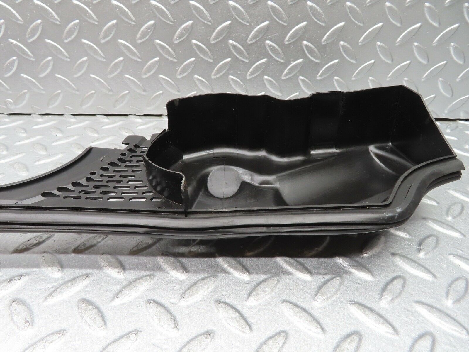 20089 Mercedes-Benz R129 300SL Coupe Windscreen Wiper Motor Cover Panel