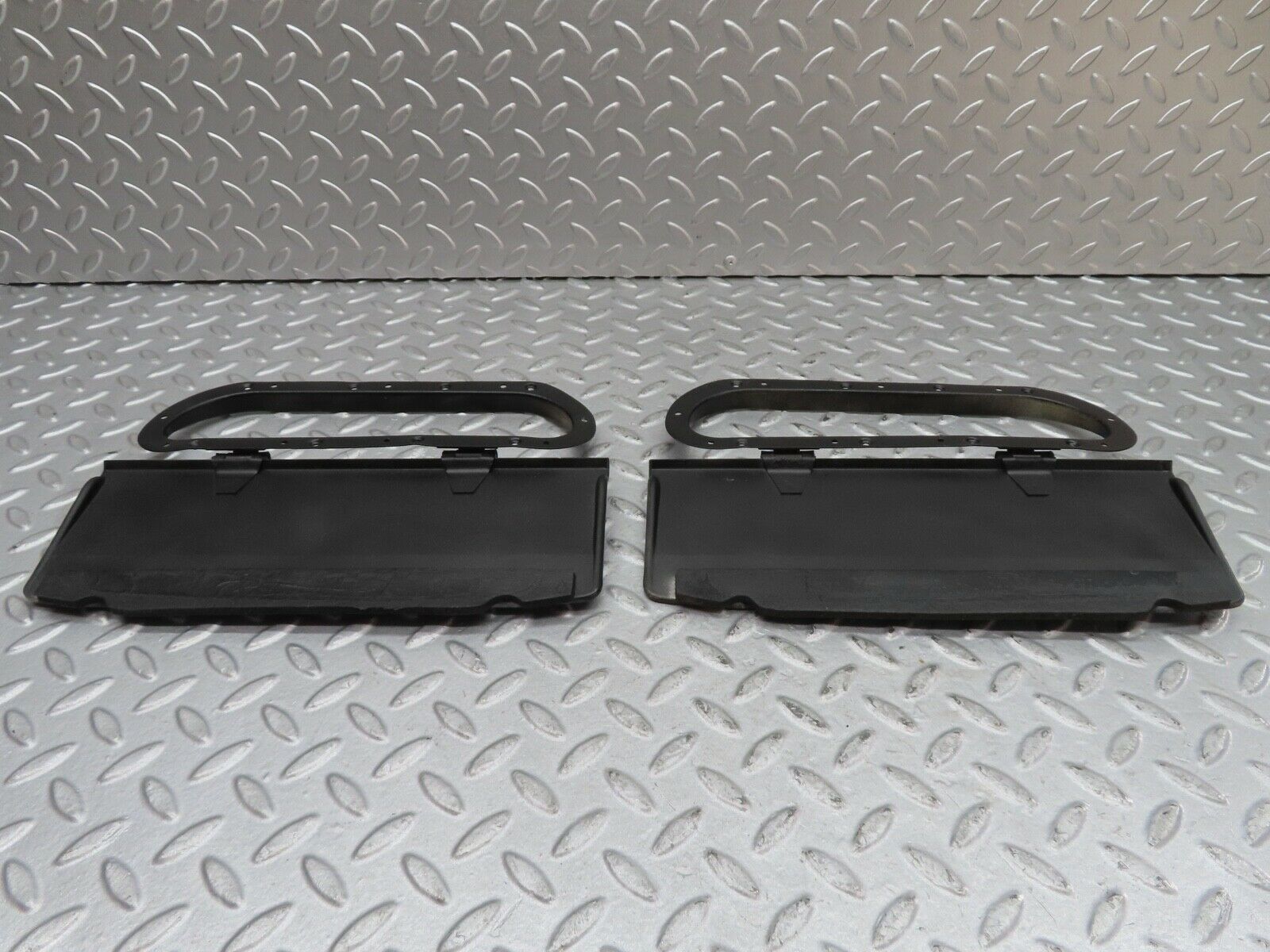 16806 Mercedes-Benz C107 380SLC Air Vent Door