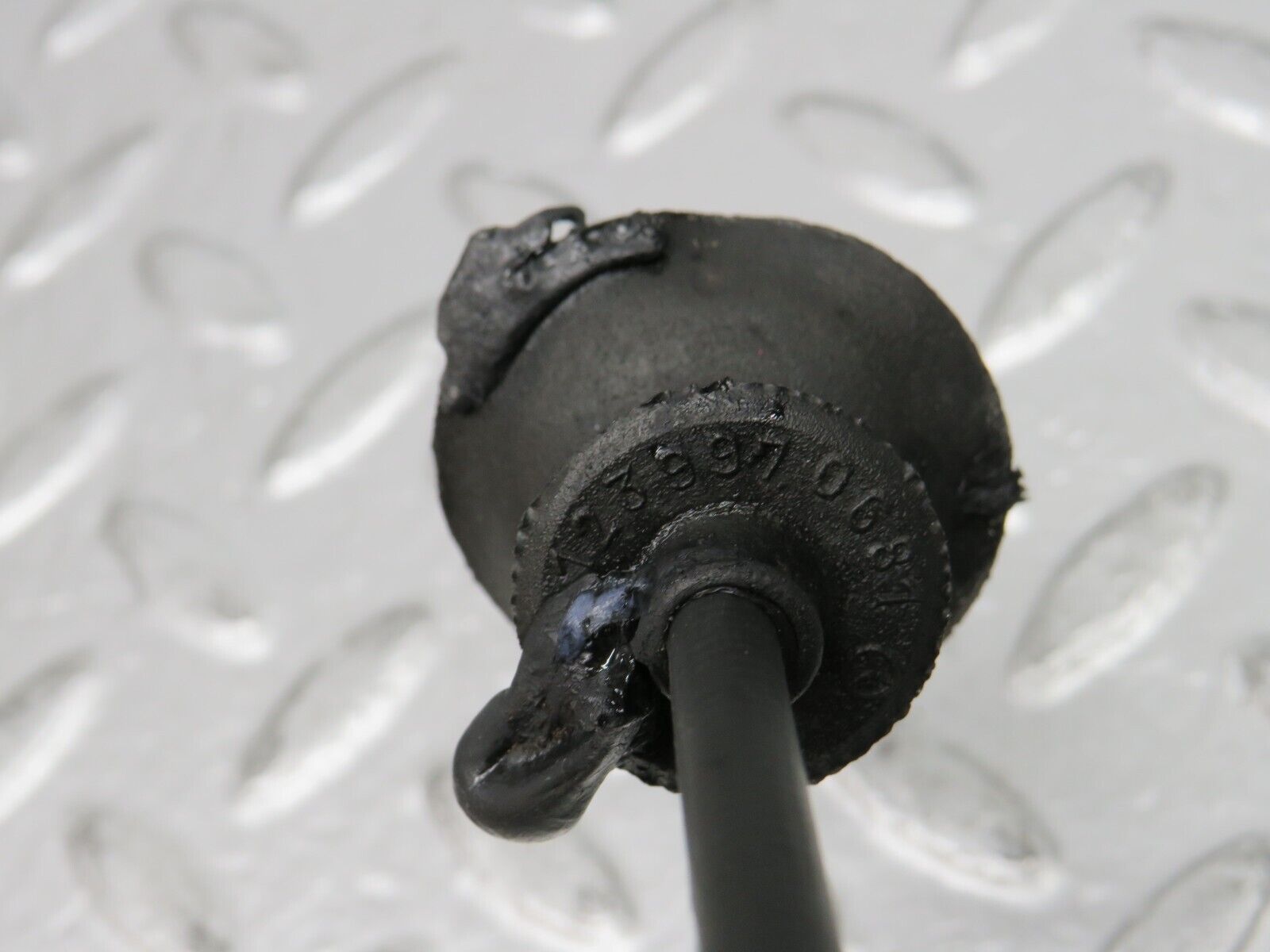 30927 Mercedes-Benz W201 190E 2.0L Bonnet Release Cable 1239970681