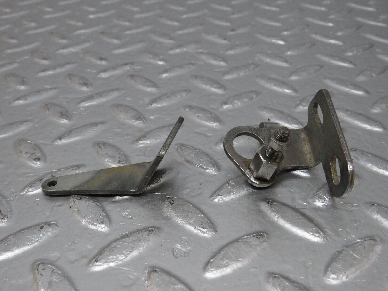 34191 Mercedes-Benz W124 260E Accelerator Cable Bracket Holder