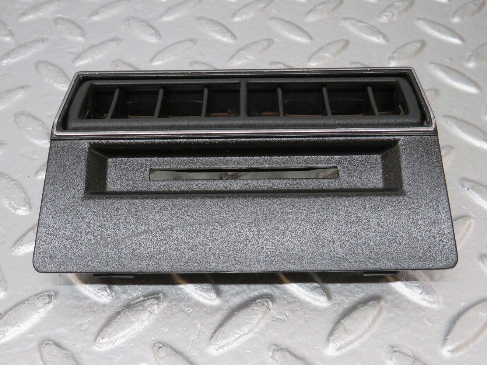 34339 Mercedes-Benz C126 380SEC Coupe Centre Console Air Vent 1268300013