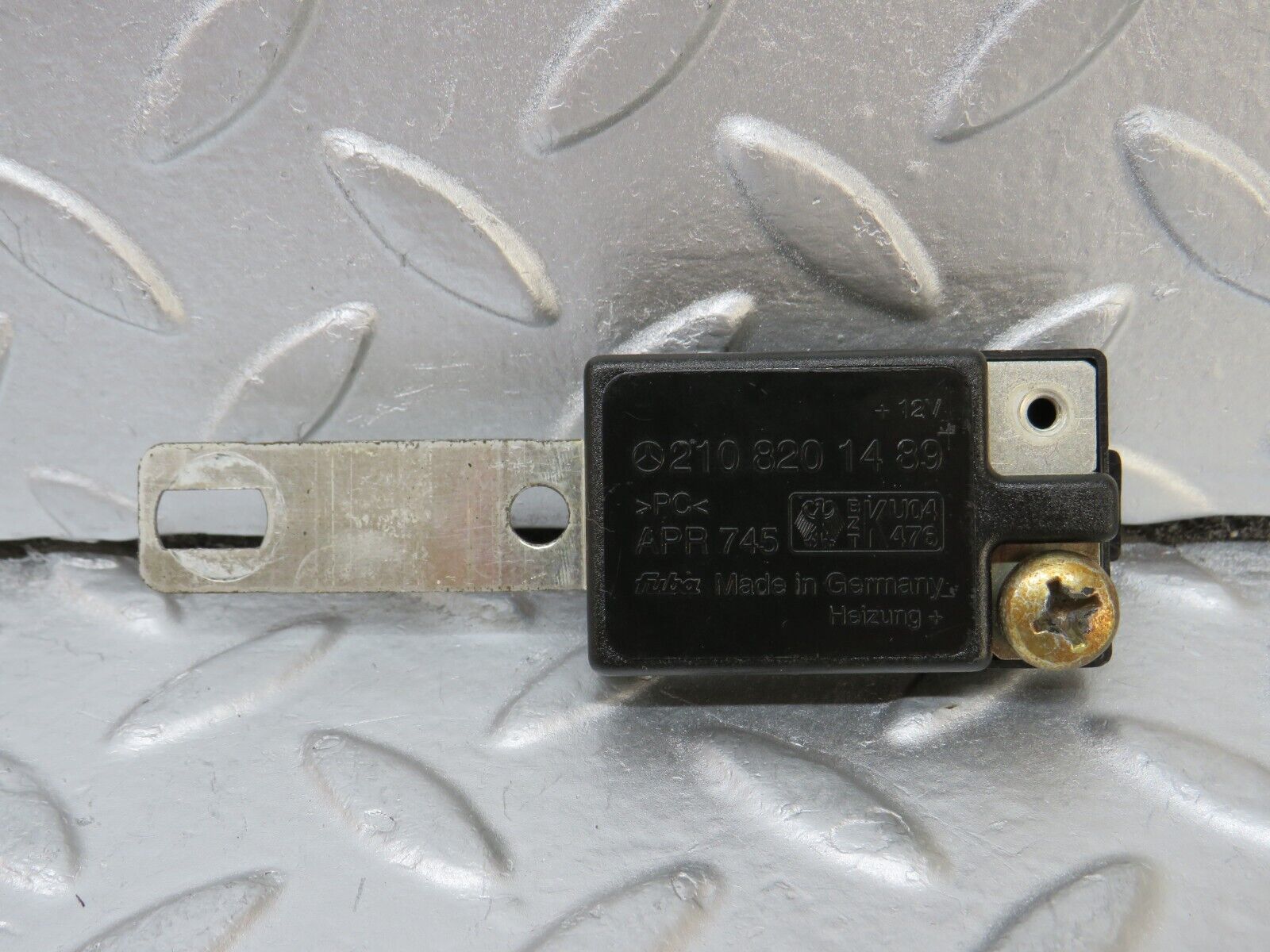 34887 Mercedes-Benz W210 320E Radio Audio Antenne Amplifier 2108201489