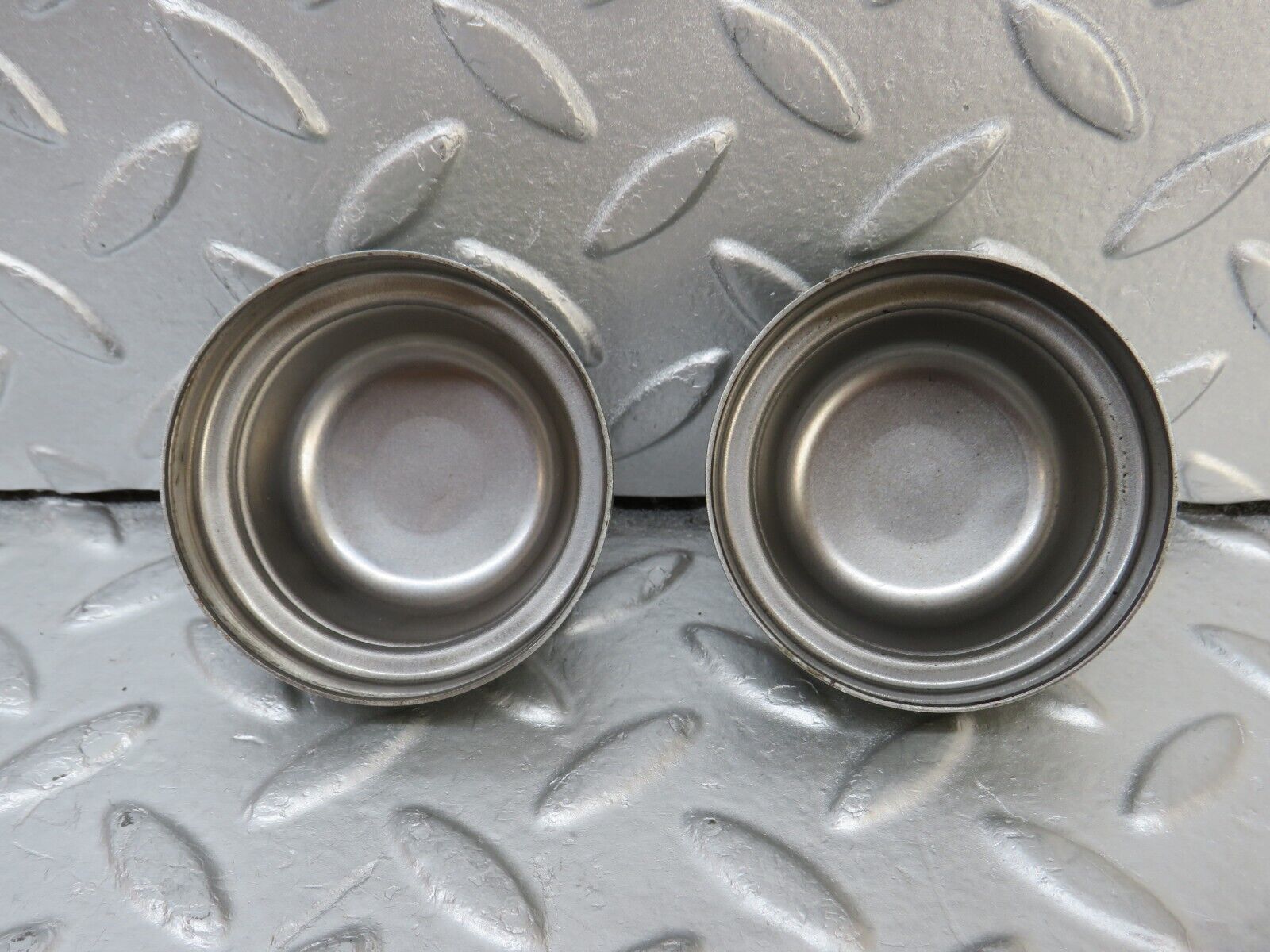 34863 Mercedes-Benz W210 320E Wheel Hub Locking Cap