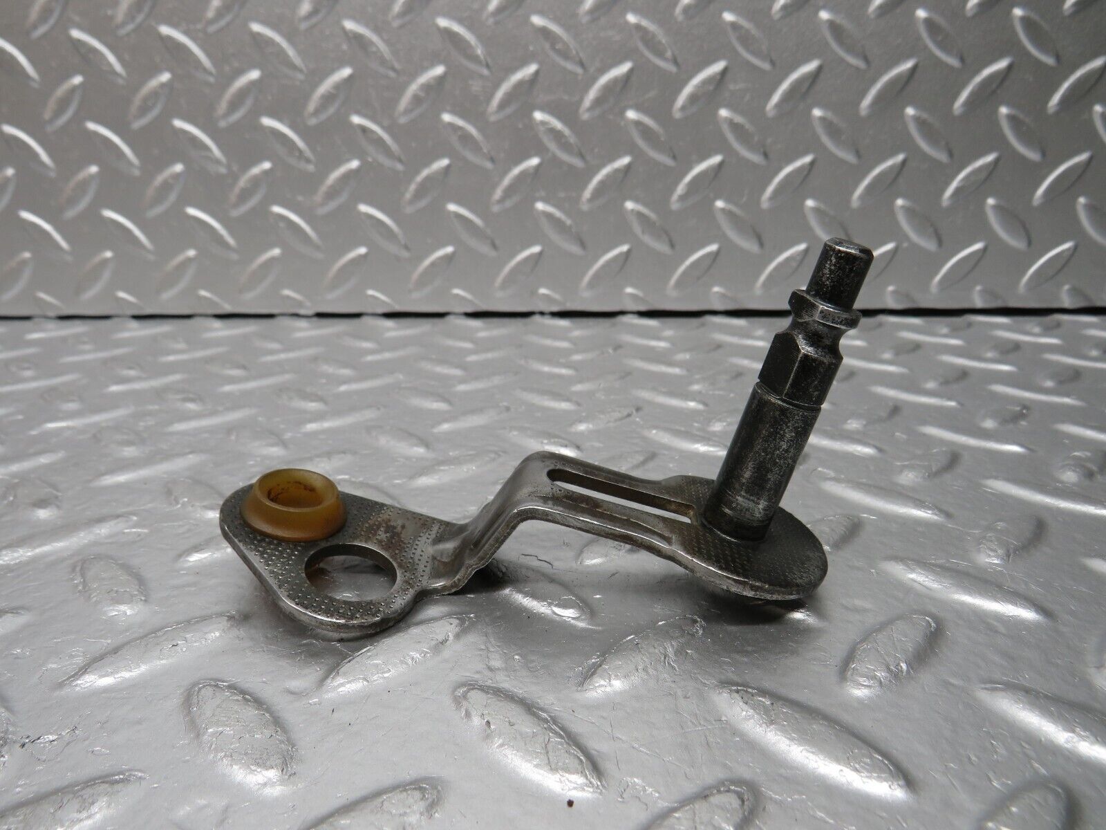 30952 Mercedes-Benz W124 230E Automatic Gearbox Linkage 722.408